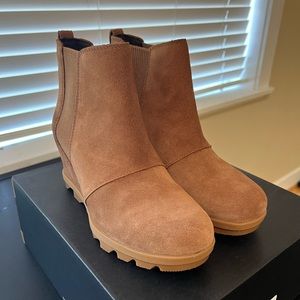 NWT Sorel booties / size 8.5 / camel color
